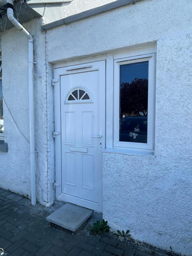 One Bedroom In Spacious Bungalow, Free Parking & Private Entrance Эдинбург Экстерьер фото